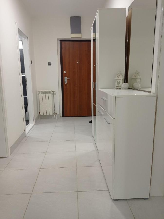 Apartman Simic - Stan Na Dan Bogatić Exterior foto